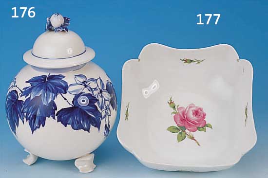 GEMüSESCHüSSEL, MEISSEN, 2. WAHL, ANFANG 20. JH., PORZELLAN, ROTE ROSE, 25 X 24,5 CM