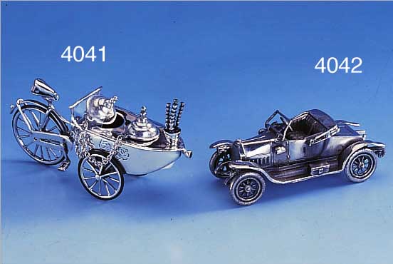 SILBERMINIATUR "OLDTIMER", 800ER SILBER, MODEL: FIAT, VOLLPLASTISCHE AUSF., RäDER BEWEGLICH, CA. 9.5 X 3 CM