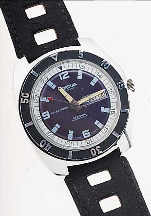 CORDURA HERRENARMBANDUHR SEA-GULL, SCHWEIZ UM 1968, MASSIV METALL VERCHR., EDELST.-BODEN GESCHR., ZENTRALSEK., TAG U. DATUM, LüNETTE BEIDS. ...