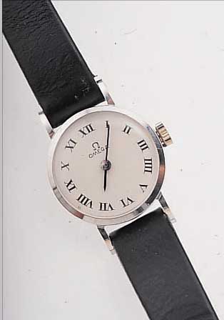 OMEGA DAMENARMBANDUHR, REF.-NR. D-5726, SCHWEIZ UM 1969, WG 585/000, BODEN GEDR., VERS. KONTRASTZIFFERBL., RUNDANKERW., 17 ST., VERG., ...