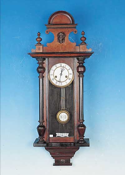 WANDUHR, GUSTAV BECKER, UM 1900, VERZIERTES HOLZGEHäUSE, SOCKEL SEKUNDäR, ALTER AUFSATZ, 2KL. APPLIKATIONEN FEHLEN, 3-SEITIG VERGLAST, ...