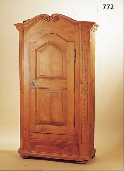 SCHRANK, EINTüRIG, SüDDEUTSCH, ENDE 18./ANFANG 19. JH., WEICHHOLZ GESCHNITZT, OHNE ...