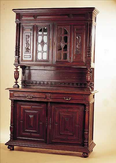 AUFSATZBUFFET, FRANKREICH, UM 1890, EICHE MASSIV, MIT SäULENDEKOR, OBERTEIL VER- GLAST, GALERIE UND MITTELTEIL REPARIERT, MARRIAGE, ...