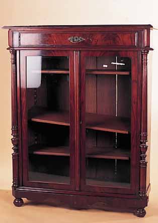 SCHRANK, DEUTSCH, UM 1890, NUßBAUMFURNIER, Z.T. WURZELNUß, VERGLAST, ZWEI BöDEN SPäTER, 131 X 105 X 46.5CM