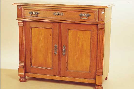 KOMMODENSCHRANK, GRüNDERZEIT UM 1890, BIRKE MASSIV, POLIERT, SPUREN VON ALTEM WURMBEFALL, 77 X 88 X 45 CM