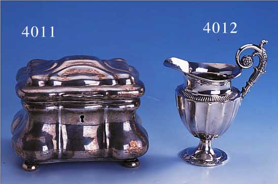ZUCKERDOSE, LEIPZIG UM 1830/40, 13LöTIGES SILBER, BAROCKSTIL, MEISTERMARKE UNGED., DEK- KEL MIT WAPPENGRAVUR UND 5ZACK. ADELSKRONE, SCHLOß, ...