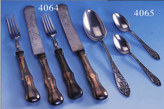 12-TEILIGES BESTECK, 13LöTIGES SILBER, ÖSTERREICH UM 1860, GRIFFE GEFüLLT, GEBR.TEILEMETALL, ALTERSBED. GEBR.SPUREN BZW. Z.T. L. VERDELLT, ...