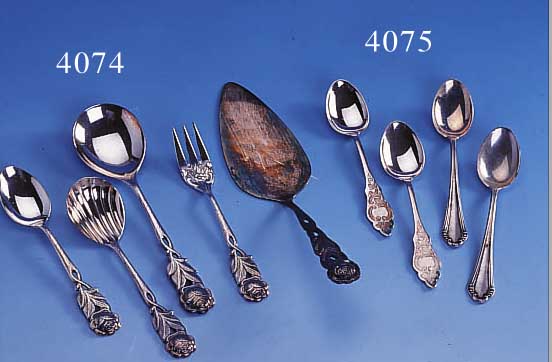 KAFFEEBESTECK FüR 12 PERSONEN, MODELL HILDESHEIMER ROSE, 90ER SILBERAUFLAGE B&A, BEST. AUS: 12 KAFFEELöFFEL, 12 KUCHENGABELN, 1 ...
