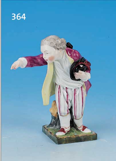 PORZELLANFIGUR, HOECHST, UM 1760-65, BUNTE BEMALUNG, H. 11,5 CM, HAND U. AM RECHEN REST.