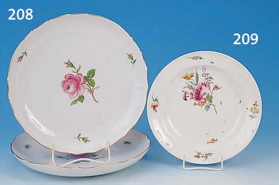 ZIERTELLER, FRANKENTHAL, UM 1770, PORZELLAN,FEINE BUNTE BEMALUNG, BLUMENDEKOR, MITTIG BOUQUET AUSSEN KL. BOUQEUTS U. STREUBLUMEN, D. 22 CM