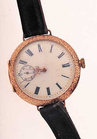 OMEGA DAMENTASCHENUHR ALS DAMENARMBANDUHR, REF.-NR. 3299909, SCHWEIZ UM 1912, ROSE-G. 585/000, RUNDUM MATT., RüCKS. BLüTENDEKOR, ...