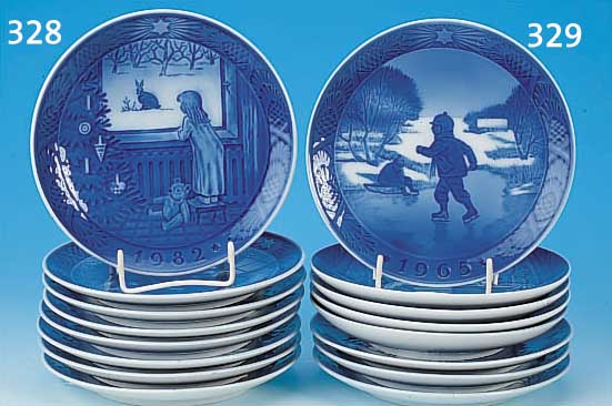 14 WEIHNACHTSTELLER, ROYAL KOPENHAGEN UND BING & GRöNDAHL, 5 X B & G. 1990/ 3 X 88/ 1987 UND 9 X KöNIGL. KOPENHAGEN 4 X 87 / ...