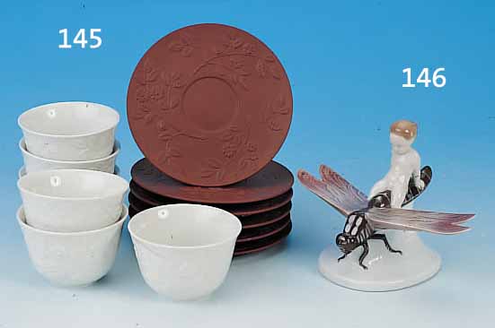6 KOPPCHEN MIT UNTERTASSEN, MEISSEN, 1984, JUBILäUMSMARKE, PORZELLAN UND STEIN- ZEUG, H.4.5 CM