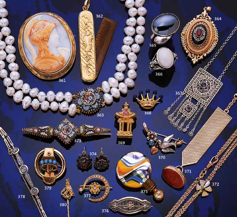 MEDAILLONANHäNGER, FRANKREICH UM 1880/90, GG 750/000, RUBIN- UND DIAMANTBESATZ AUF ONYX, RüCKS. ZU öFFNEN, INNENVERGLASUNG ...