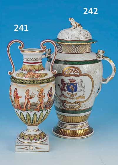HENKELVASE, VOLKSTEDT, 19. JH., PORZELLAN, CAPO DI MONTE-STIL, REICH RELIEFIERT MIT ALLEGOR. SZENEN, VIELFIGURIGE SZENERIE, BUNT BEMALT, ...