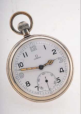 OMEGA MILITäRTASCHENUHR, REF.-NR. 1140, SCHWEIZ/ENGLAND CA. 1944, NICKEL, EMAILBL. (REP. BEI 4 U. 10), SIGN., ANKERW. VERG., 15 ST., ...