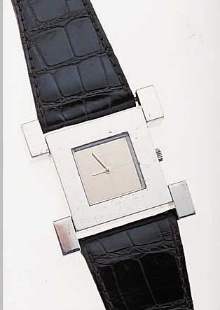 LONGINES HERRENARMBANDUHR, REF.-NR. 7102/ 5016/1, SCHWEIZ UM 1978, MASSIV STERLINGSILBERRODH., VERG. QUARTZWERK, SPIEGELPOL. BLATT, LEDERB. M. ...