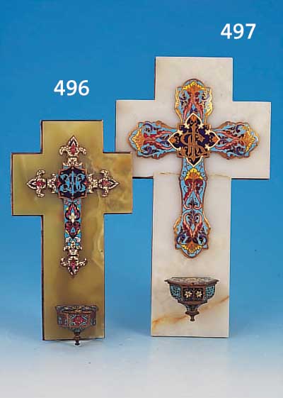 WEIHWASSERBECKEN, FRANKREICH, UM 1870, GRüNE ONYXPLATTE, BEHäLTER UND KREUZ BRONZE, BUNT EMAILLIERT IN GRUBENSCHMELZTECHNIK, H. CA. 27 CM