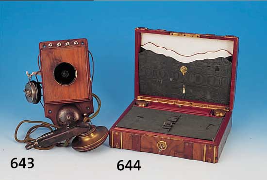 WANDTELEFON, DEUTSCH, SIEMENS, UM 1910, HOLZGEHäUSE, SPRECHTRICHTER METALL, HöRER MIT BAKELIT, ZUSATZHöRER, H. CA. 25 CM