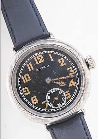 LANCO FLIEGERUHR, SCHWEIZ UM 1934, METALL VERCHR., EINSCHALENAUSF., LüNETTE GESCHR., PERF. EMAILBL., ORIG.-LEUCHTFARBE U. ZEIGER ALTERSBED. ...