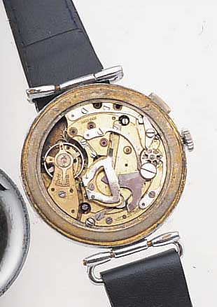 ARMBANDCHRONOGRAPH, SCHWEIZ UM 1928, METALL VERCHR., SCHARNIEBANDANST., AUßER LEDERB. ORIG.-ZUSTAND, TELEMETERAUßEN-, TACHYMETERIN- NENSKALA, ...