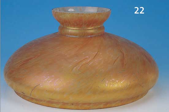 LAMPENSCHRIM, ÖSTERREICH, LöTZ, UM 1900, OPALINER INNENüBERFANG, PAPILLONDEKOR, LüS- TRIERT, H. CA. 20 CM, D. CA. 40 CM, MIN. BEST. AM ...