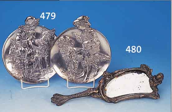 HANDSPIEGEL, FRANKREICH, UM 1900, METALL, RESTE ALTER VERSILBERUNG, RELIEFIERTER JUGENDSTILDEKOR MIT FRAUENFIGUR UND BLUMEN, L. CA. 32 CM, ...