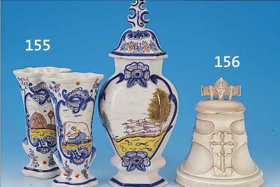 DECKELGEFäß, TURN & TEPLITZ, UM 1900, FEINSTEINGUT, IN FORM EINER GLOCKE, BESETZT MIT LüSTRIERTEN ...