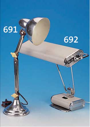 SCHREIBTISCHLAMPE, FRANKREICH, UM 1940, METALL VERCHROMT UND PARTIELL GRAU LACKIERT, ELEKTR. NICHT GEPRüFT, H. ...