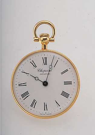 CHOPARD DAMENTASCHEN/ANHäNGEUHR, REF.-NR. 3021, SCHWEIZ UM 1970, GG 750/000, BODEN U. GLASR. GEDR., RAND KANNELIERT, EMAILFARB. ...