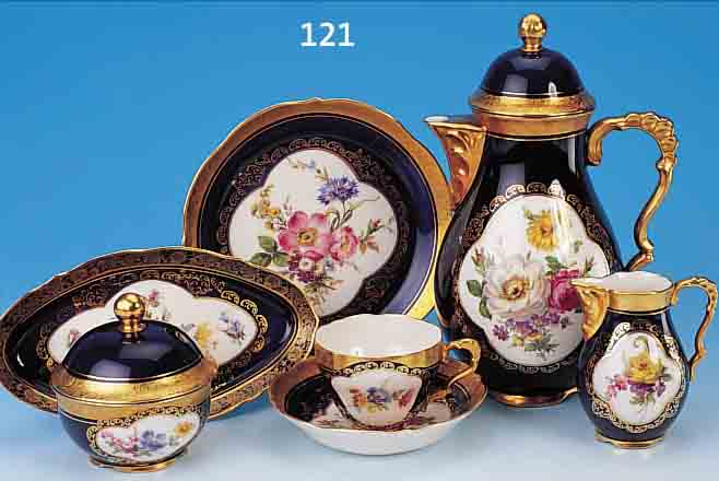 KAFFEESERVICE, LINDER BAVARIA, 50ER JAHRE, PORZELLAN, KOBALTBLAU GLASIERT, BUNTER LITHO- GRAPHIERTER BLUMENDEKOR, BREITE GEäTZTE GOLD- RäNDER, ...