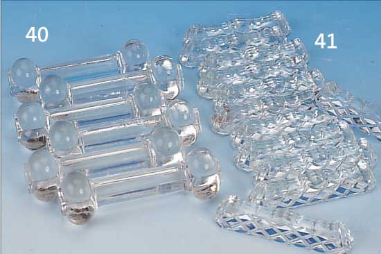 6 MESSERBäNKCHEN, FRANKREICH, 30ER JAHRE, FARBLOSES GLAS, L. JE CA. 9.5 CM