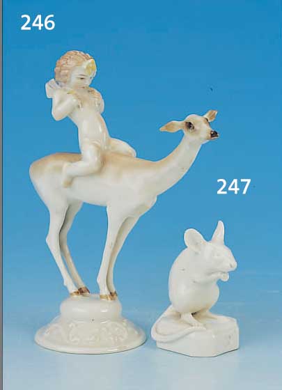 PORZELLANFIGUR, NYMPHENBURG, UM 1900, SITZENDE MAUS, H. CA. 7 CM