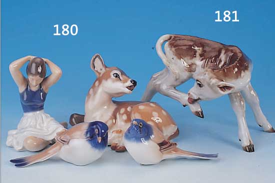 KONVOLUT VIER PORZELLANFIGUREN, 2 X KGL. KOPENHAGEN, MäDCHEN H. 13 CM, REH H. 13 CM, 2 X BING & GRONDAHL, VöGEL, H. CA. 6 BZW. 9 CM