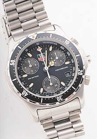 HEUER ARMBANDCHRONOGRAPH PROFESSIONAL, SCHWEIZ UM 1995, EDELST. MATT., INCL. EDELST.-BAND, SICHERHEITSFALTSCHL., ORIG.-ETUI, SAPHIR-FLACHGL., ...
