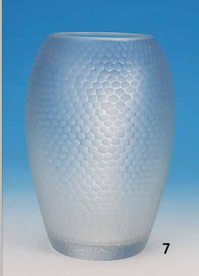 VASE, VENINI MURANO, 30/40ER JAHRE, FARBLOSES GLAS, UMLAUFEND GESCHLIFFEN, HAMMERSCHLAGDEKOR, SIGNIERT, H. CA. 27 CM