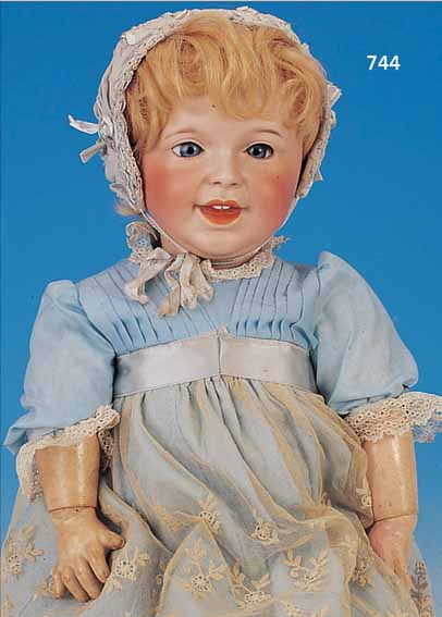 PORZELLANKOPFPUPPE, SFBJ, NR. 236, UM 1910, BISKUITPORZELLAN BEMALT, OFFEN-GESCHLOSSENER MUND, BLONDE MOHAIRPERüCKE, MISCHMASSE- ...