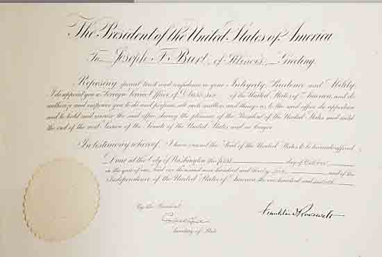 ERNENNUNGSURKUNDE, USA, 1935, FüR EINEN OFFIZIER, MIT HANDSIGNATUR DES DAMA- LIGEN PRäSIDENTEN FRANKLIN ROOSEVELT, PRäGE- SIEGEL, ...