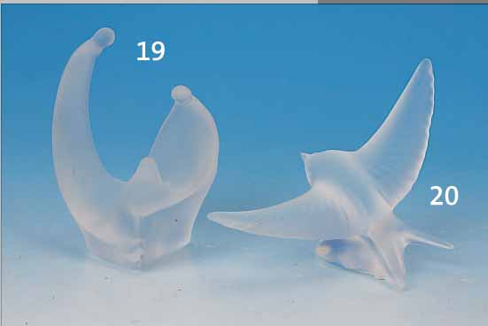 SKULPTUR, LALIQUE, NEUERE PRODUKTION, FARBLOSES MATTIERTES GLAS, FAMILIE, UNSIGNIERTH. CA. 14 CM