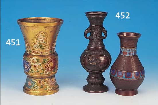 ZWEI VASEN, JAPAN, UM 1900, BRONZE, 1 X REICH RELIEFIERT, H. CA. 24.5 CM, 1 X MIT CLOISONNE-BäNDERN, H. CA. 18 CM