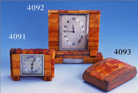 WECKER, STAATLICHE BERNSTEINMANUFAKTUR KöNIGSBERG, 30ER JAHRE, MARKE, IN DER LIT. ABGEBILDET, BES.-MONOGR., REINES ART- DECO, ...