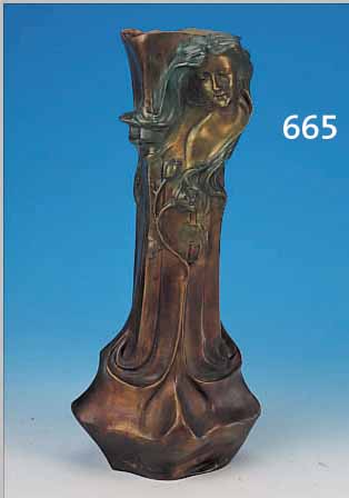 GROßE VASE, ÖSTERREICH, UM 1900, BEZ.: FLORA, SCHWERER BRONZEGUSS MIT RELIE- FIERTEN FRAUENKöPFEN, BEMALT, H. CA. 42 CM