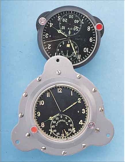 KONVOLUT: 2 POLJOT EINBAUCHRONOGRAPHEN, SOWJETUNION, 1X FüR TORPEDO U. U-BOOTE, 60- MIN.-STOPPZäHLER, UNR.-STOPP, EINBAUD. CA. 95 MM, ...