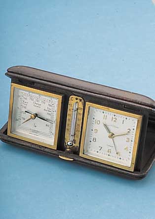 METONOME ETUIWECKER KOMBINIERT M. THERMOME- TER UND BAROMETER, 7 ST., GEHFäHIG, LEDER- ETUI, AUFSTELLBAR, DEUTSCHLAND UM 1955, MAßE GESCHL. ...