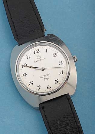CERTINA HERRENARMBANDUHR, ELEKTRONIC, REF. -NR. 7501/001, SCHWEIZ, UM 1969, EDELST. MASSIV, BODEN GESCHR., MATT, KONTRASTZIFFERBL.M. ...