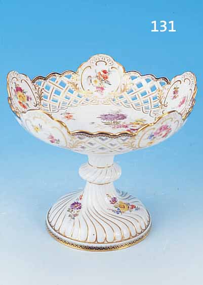 AUFSATZSCHALE, MEISSEN, UM 1870/80, PORZEL- LAN, QUALITäTVOLLE BUNTE BLUMENMALEREI, FüNF KARTUSCHEN MIT SCHöNEN BOUQUETS INNEN U. AUSSEN, ...