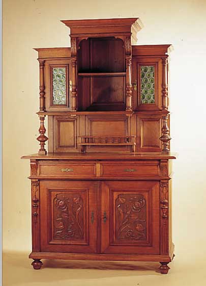 AUFSATZBUFFET, JUGENDSTIL UM 1900, EICHE, 2 TüREN MIT FLORALEN APPLIKATIONEN, 2 TüREN MIT BLEIVERGLASUNG, LEICHTE GEBRAUCHSSPUREN, M: ...
