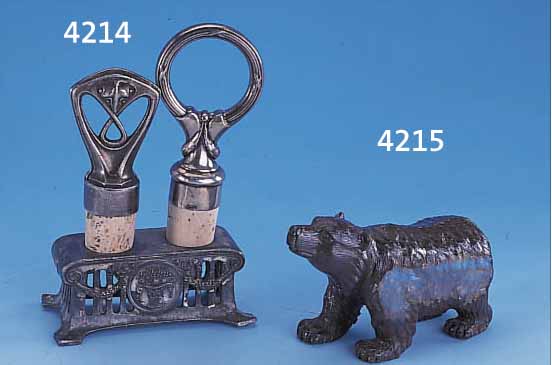 ZIERKORKENHALTERUNG MIT 2 ZIERKORKEN, HALTERUNG WNF UM 1900, RENAISSANCESTIL MIT BLüTENKORB UND GIRLANDEN, SEITLICHE HENKEL FEHLEN, ...