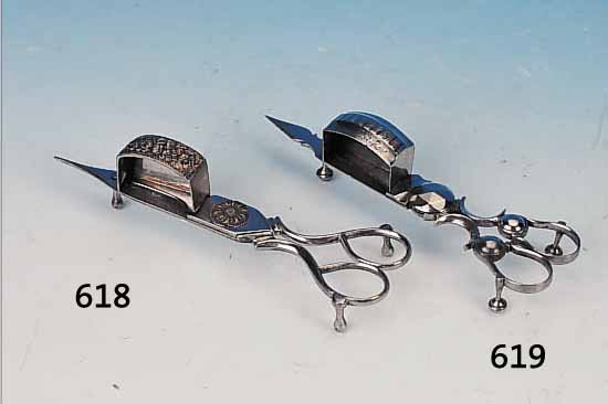 DOCHTSCHERE, DEUTSCH, UM 1810-20, STAHL, RELIEFIERTER BLUMENDEKOR, L. CA. 17,5 CM