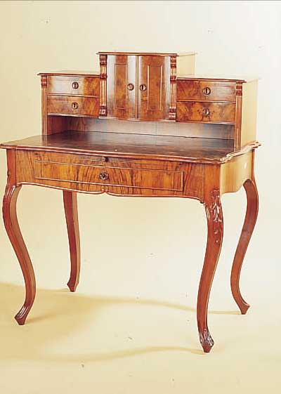 DAMENSEKRETäR, SüDDEUTSCH UM 1860/65, NUß- BAUM UND WURZELNUßFURNIER, SPäTES LOUIS PHIL- IPPE, GEBRAUCHSSPUREN, M.: 117X96X61 CM.